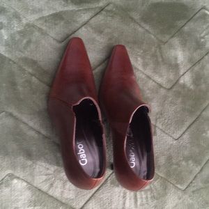 Size 6 1/2 US brown GABOR boots low top